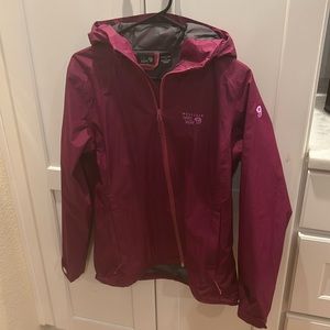 Mountain hardware brand raincoat ; Women’s small; worn only once/like new!